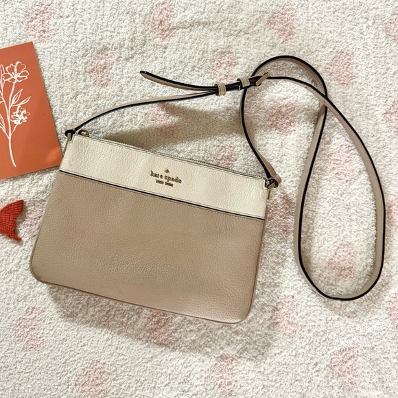 kate spade Handbags - Kate Spade- Leila Colorblock Triple Gusset Crossbody
